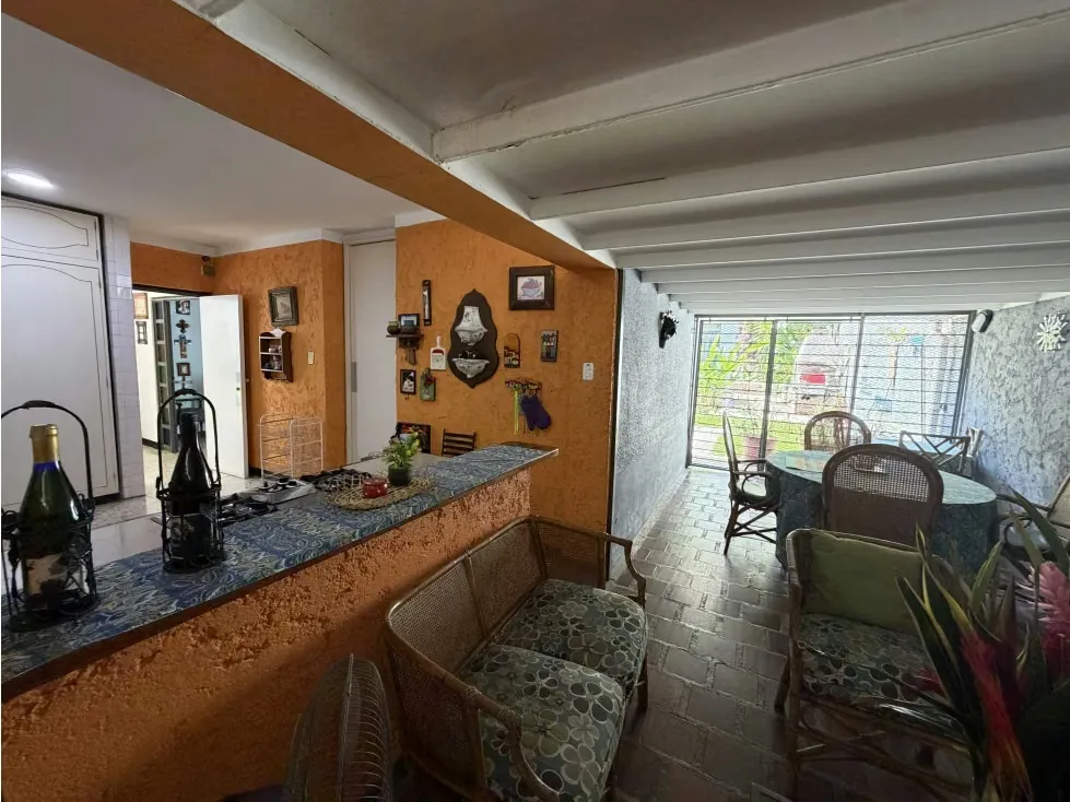 AMPLIA CASA EN VENTA URB. COLINAS DE BELLO MONTE - 15