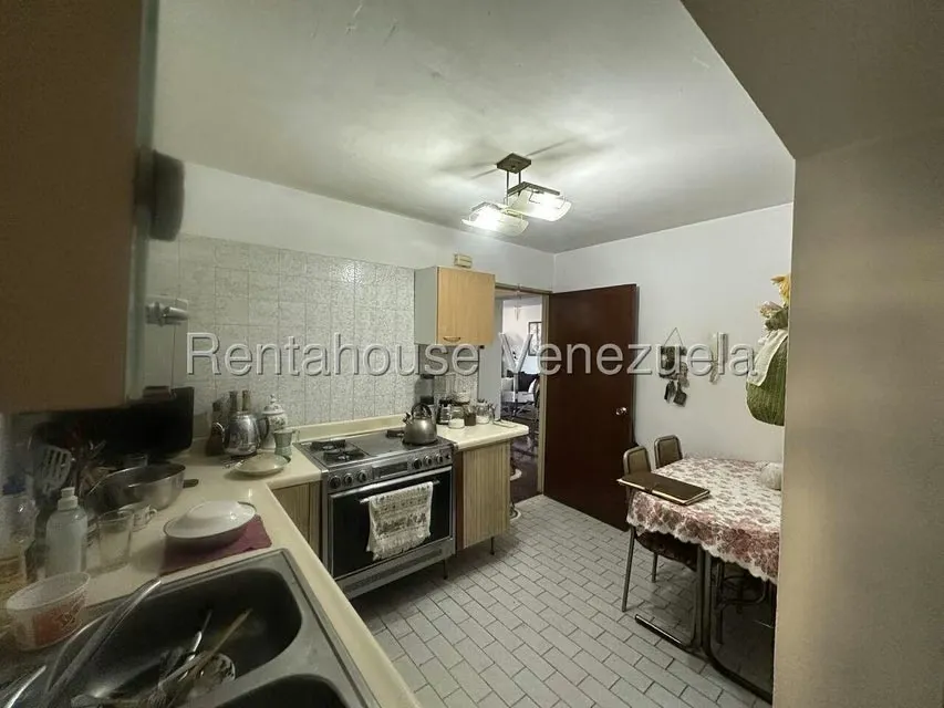 Apartamento (1 Nivel) en Venta en Los Dos Caminos, Distrito Metropolitano - 14
