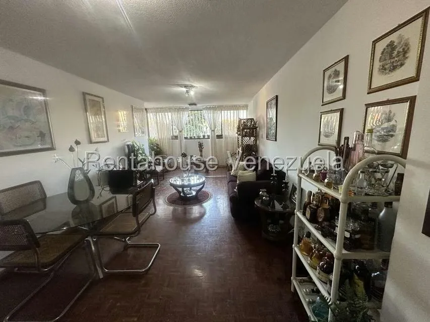 Apartamento (1 Nivel) en Venta en Los Dos Caminos, Distrito Metropolitano - 3