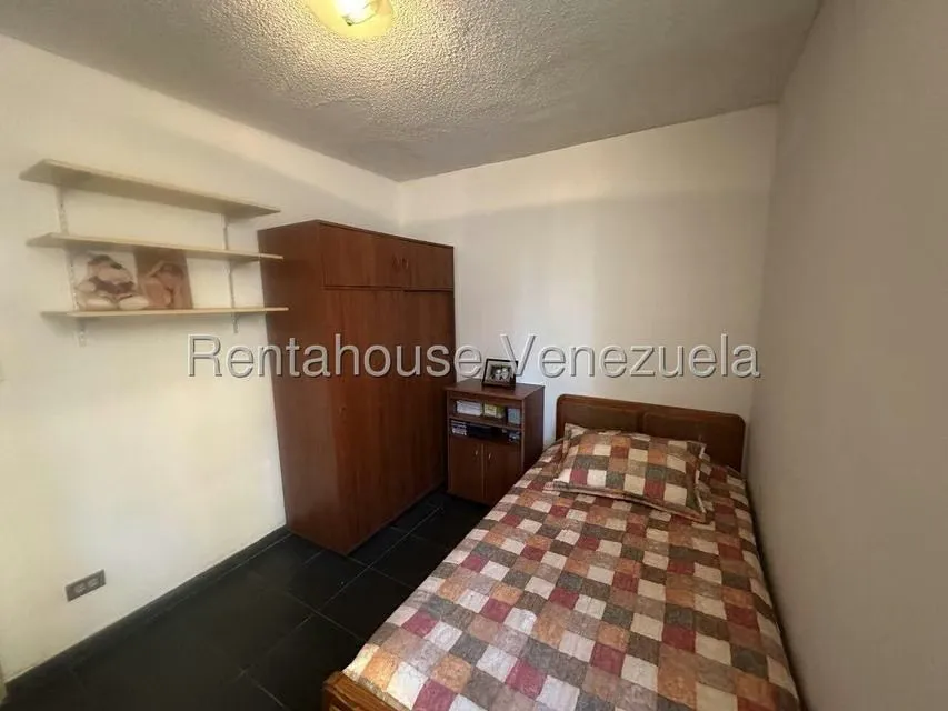 Apartamento (1 Nivel) en Venta en Los Dos Caminos, Distrito Metropolitano - 24
