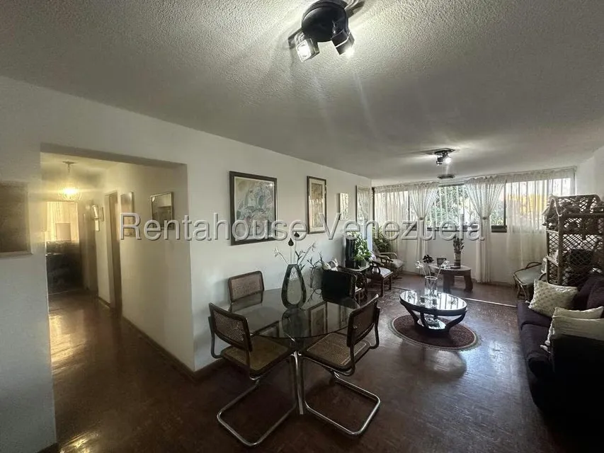 Apartamento (1 Nivel) en Venta en Los Dos Caminos, Distrito Metropolitano - 4