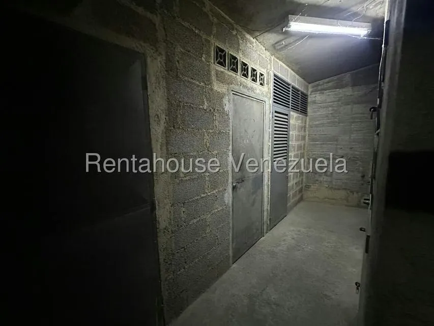 Apartamento (1 Nivel) en Venta en Los Dos Caminos, Distrito Metropolitano - 31
