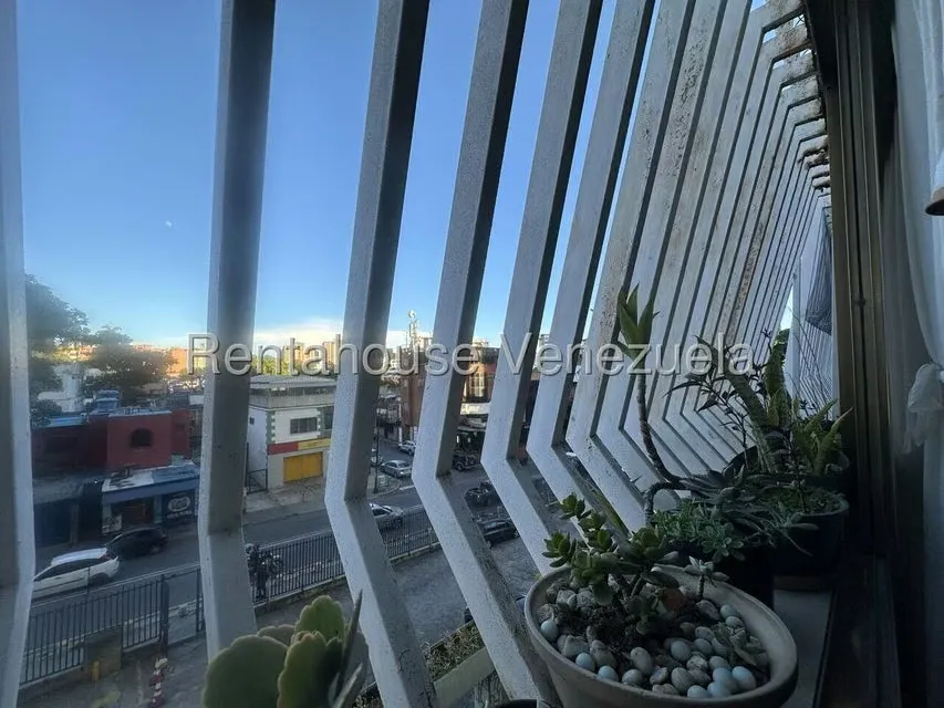 Apartamento (1 Nivel) en Venta en Los Dos Caminos, Distrito Metropolitano - 9