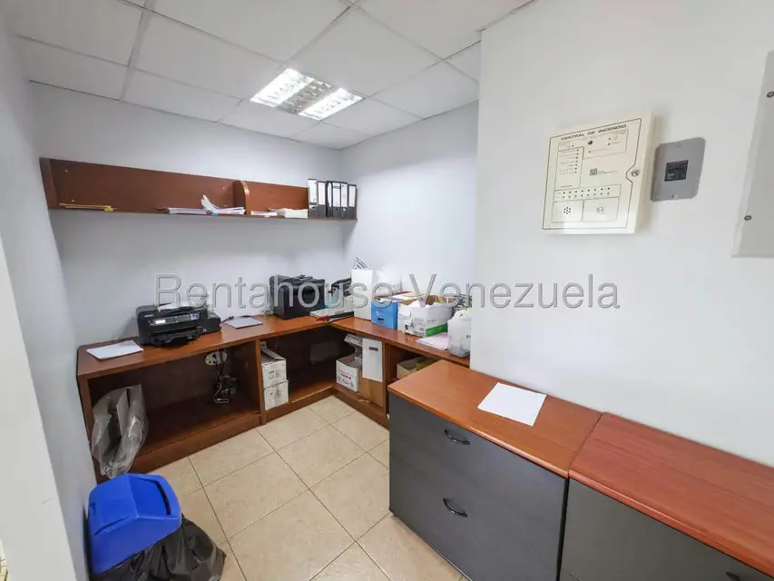 Oficina en Alquiler en Los Dos Caminos, Distrito Metropolitano - 4