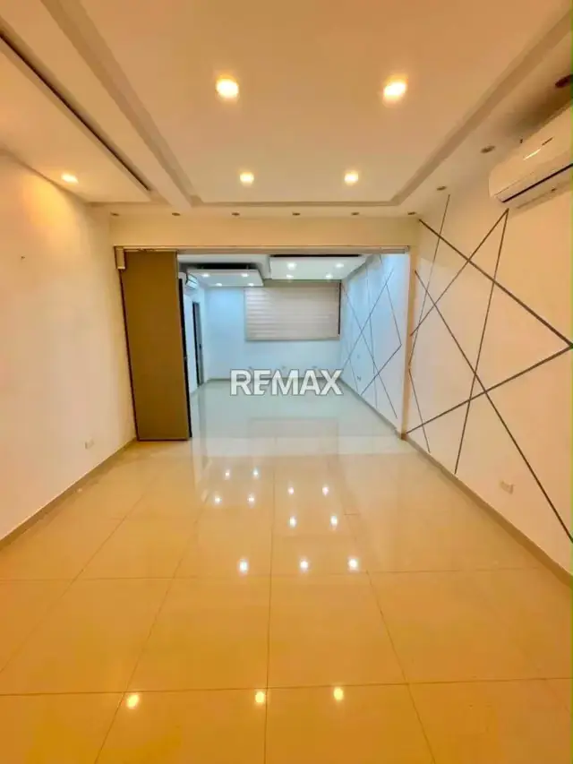 Complejo de Oficinas con Recepción