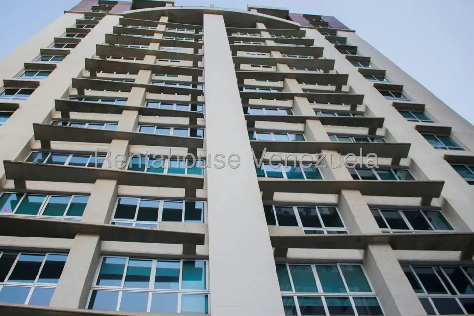 Apartamento (1 Nivel) en Venta en Campo Alegre, Distrito Metropolitano - 2