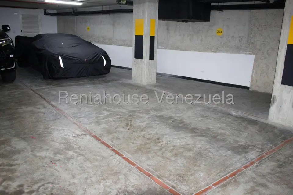 Apartamento (1 Nivel) en Venta en Campo Alegre, Distrito Metropolitano - 25