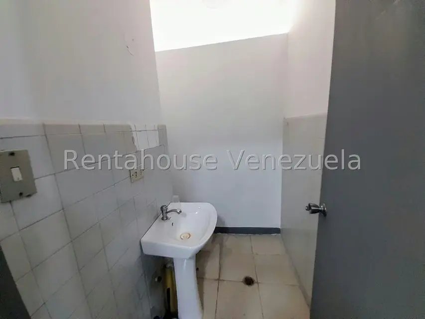 Consultorio Medico en Alquiler en Centro, Lara - 11