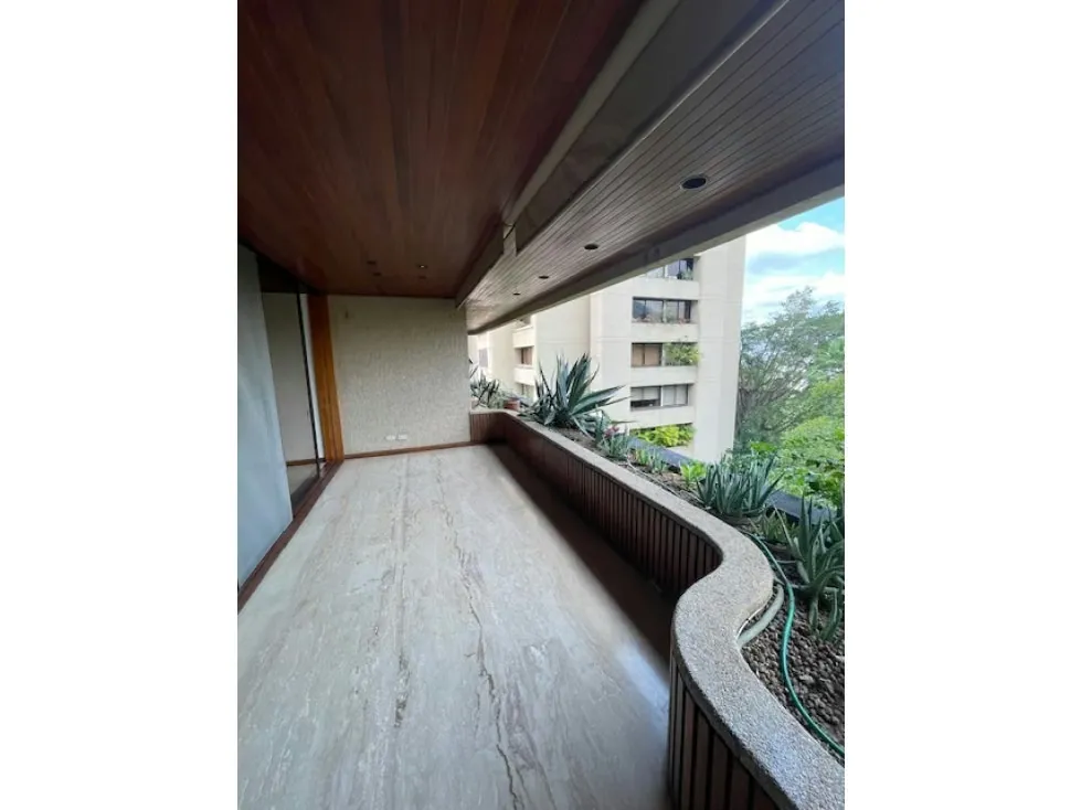 Ofrezco en ALQUILER apto en LOS PALOS GRANDES - 290 m2 - 5