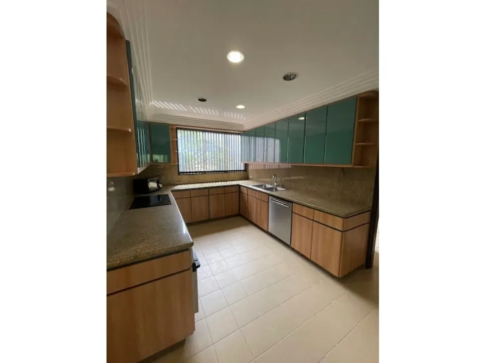 Ofrezco en ALQUILER apto en LOS PALOS GRANDES - 290 m2 - 10