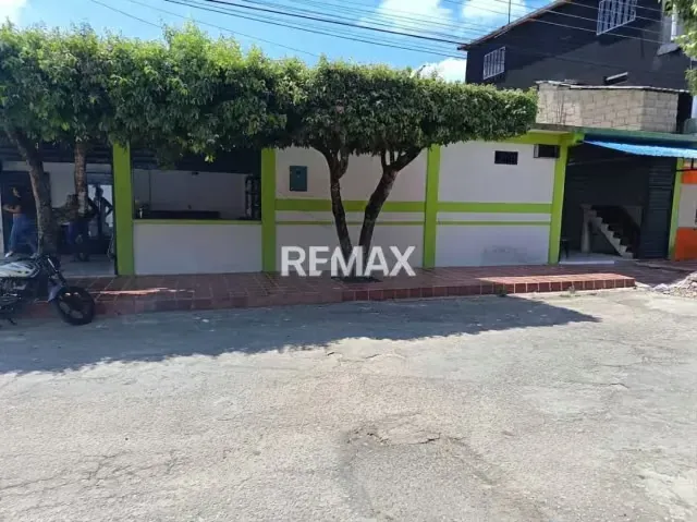 Excelente oportunidad de inversión en Coloncito* En Venta este edificio comercial en esquina sobre la calle 9 Bis