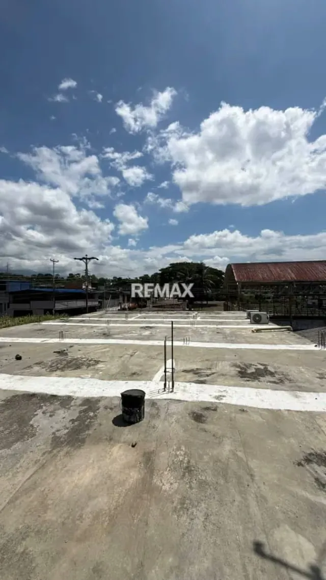 Excelente oportunidad de inversión en Coloncito* En Venta este edificio comercial en esquina sobre la calle 9 Bis - 11