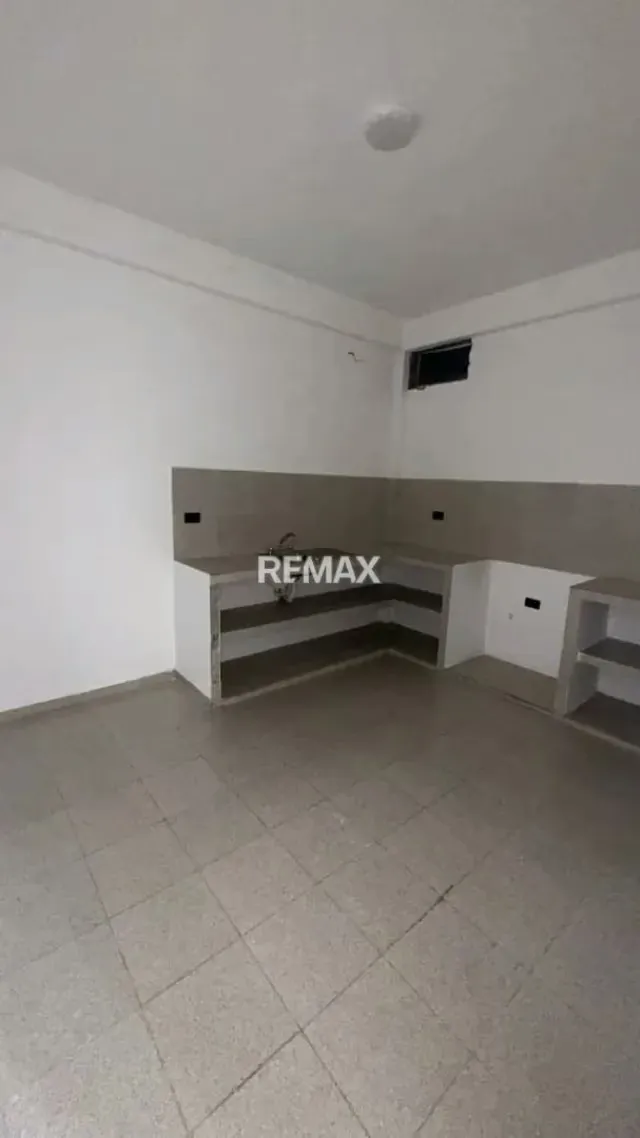 Excelente oportunidad de inversión en Coloncito* En Venta este edificio comercial en esquina sobre la calle 9 Bis - 10