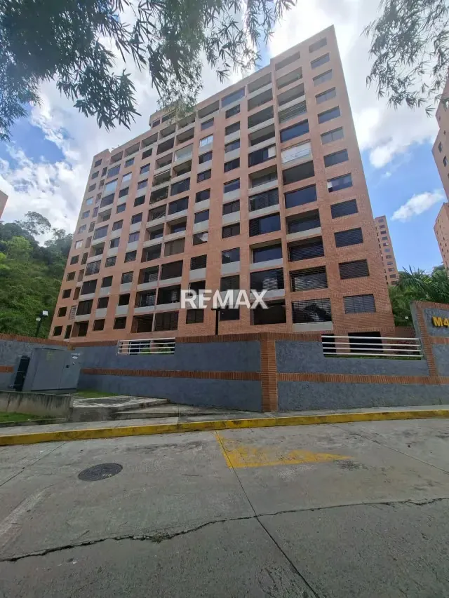 EN VENTA APARTAMENTO EN COLINAS DE LA TAHONA