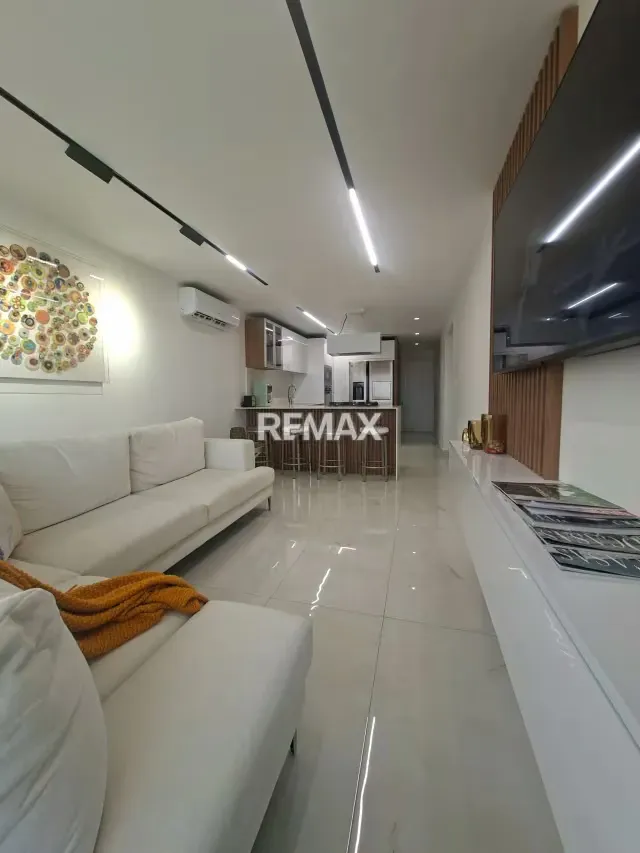 EN VENTA APARTAMENTO EN COLINAS DE LA TAHONA - 3