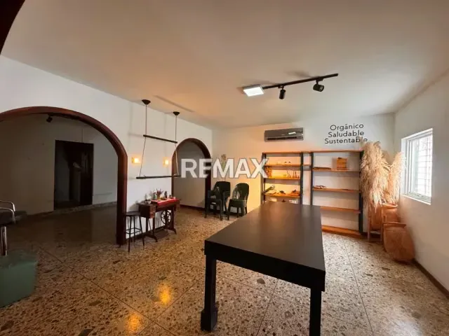 Casa Comercial en Venta – La Viña, Valencia - 4