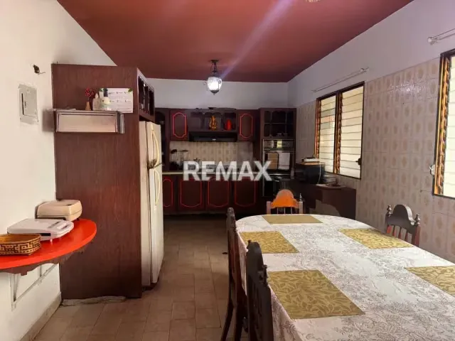 Casa Comercial en Venta – La Viña, Valencia - 7