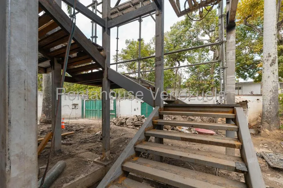 Terreno (Residencial) en Venta en La Floresta, Distrito Metropolitano - 2