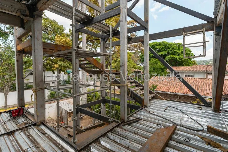 Terreno (Residencial) en Venta en La Floresta, Distrito Metropolitano - 3