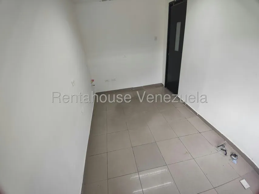 Local Comercial en Alquiler en La Lagunita Country Club, Distrito Metropolitano - 9