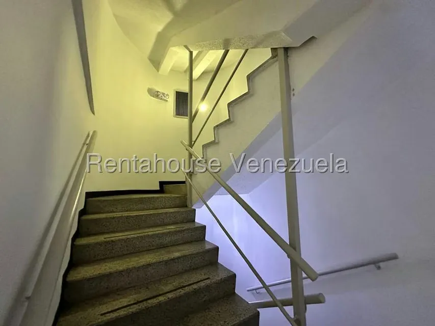 Apartamento (Duplex) en Venta en Valle Abajo, Distrito Metropolitano - 24
