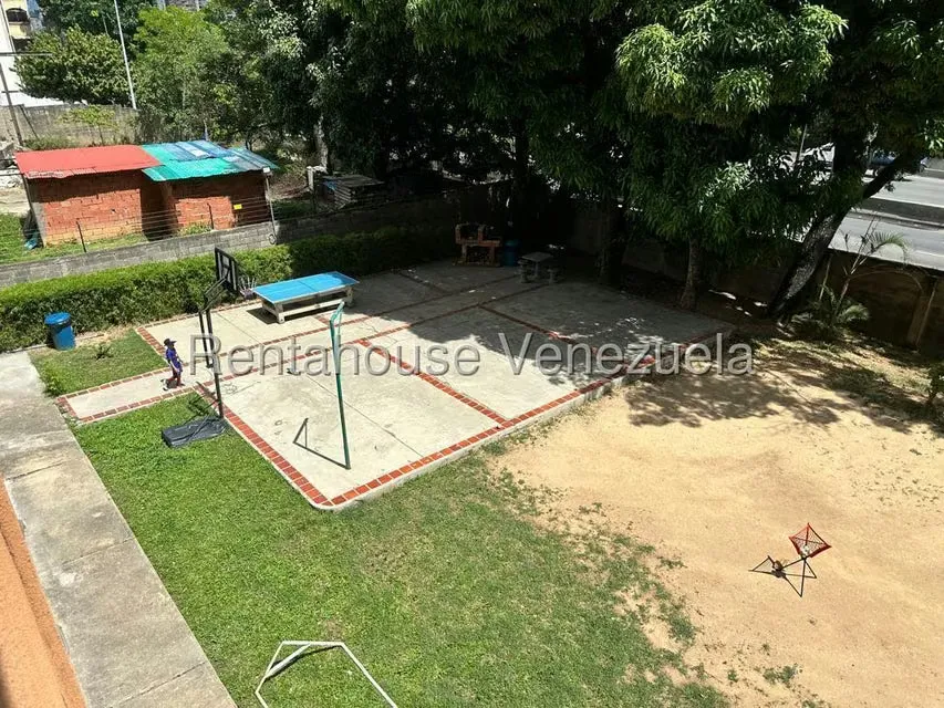 Apartamento (Duplex) en Venta en Valle Abajo, Distrito Metropolitano - 25
