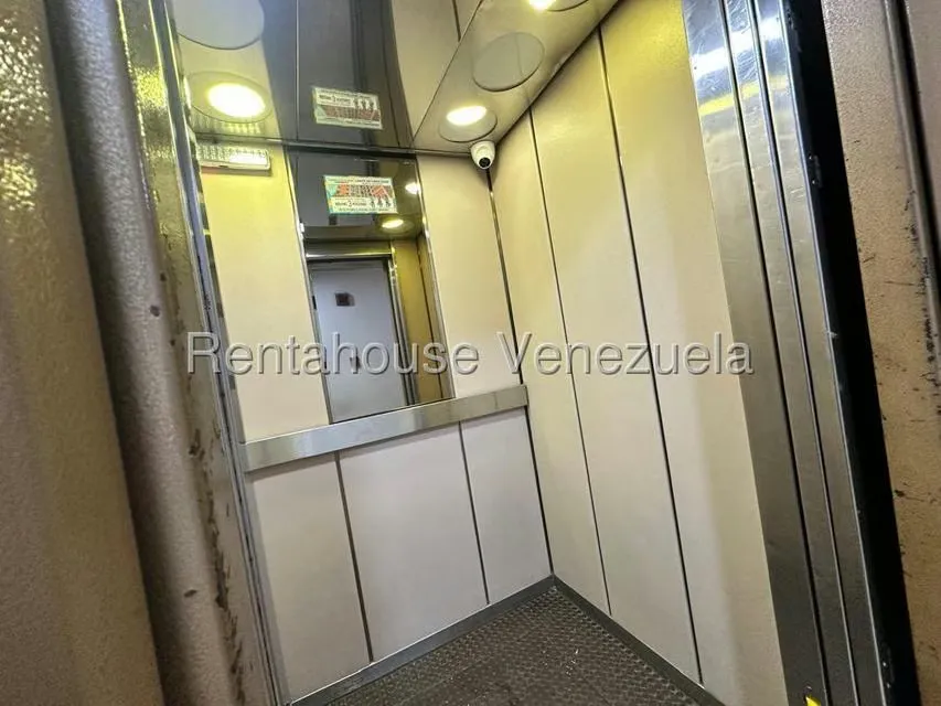 Apartamento (Duplex) en Venta en Valle Abajo, Distrito Metropolitano - 4