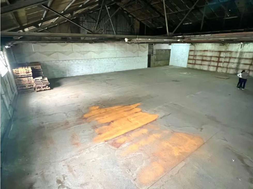 En Alquiler o Venta Galpon Industrial. Cementerio Libertador - Caracas - 21