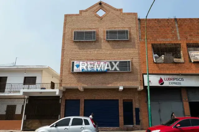 ALQUILO EDIFICIO DE OFICINAS EN BARQUISIMETO