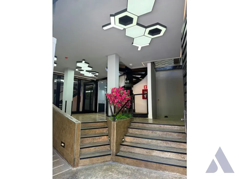 Alquilo oficina 420m2 San Román 3888 - 2