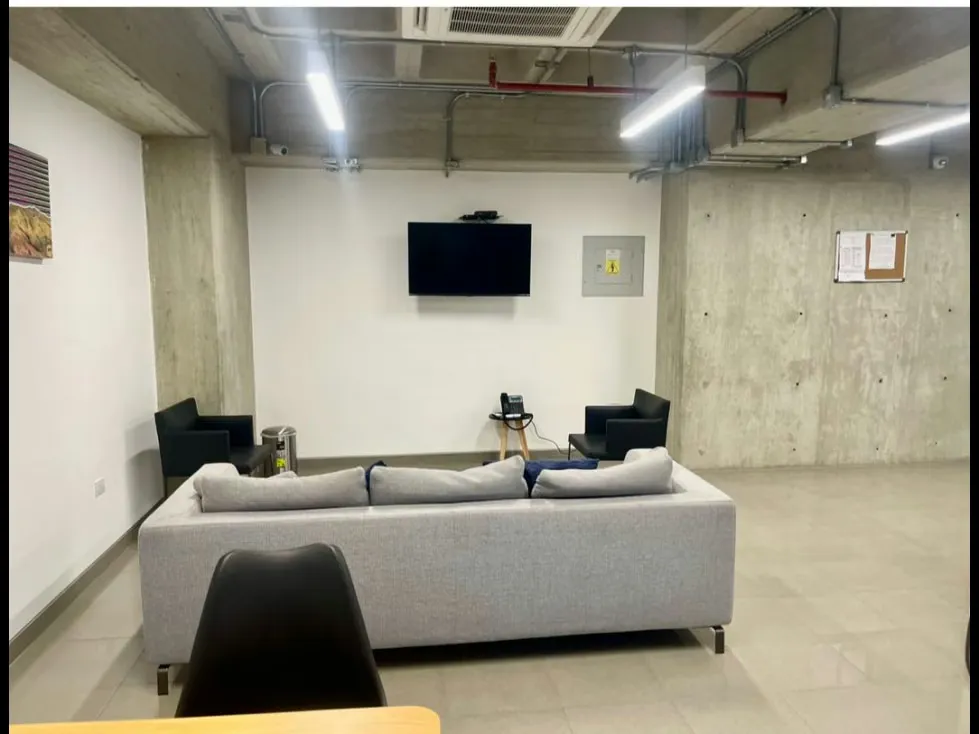 Vendo oficina nueva 170 m2 Las Mercedes 6382 - 2