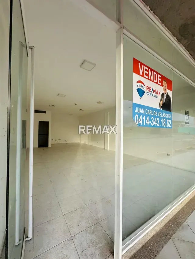 Vende Espacioso Local En Tucacas Listo Para Operar En El Centro Comercial Caribbean - 3