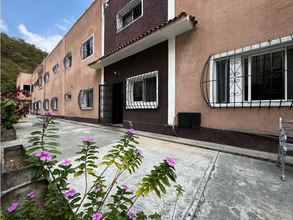Se alquila oficina-showroom-deposito Las Mercedes