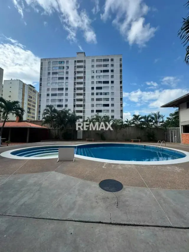 Bello Apartamento ubicado en Resid. Sotavento I, Av Pedro León Torres - 9