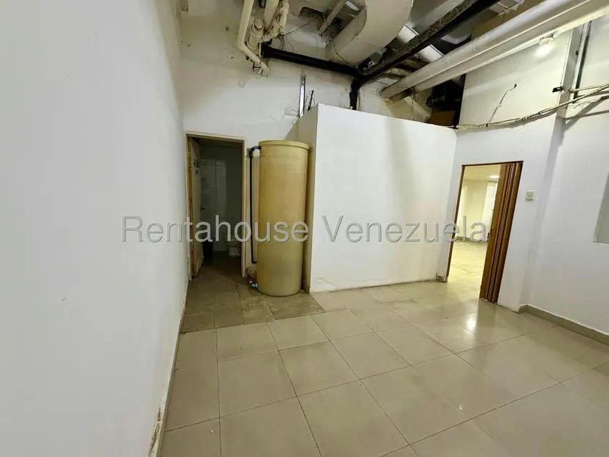 Negocios y Empresas (Servicios) en Venta en Avenida Bolivar, Aragua - 24