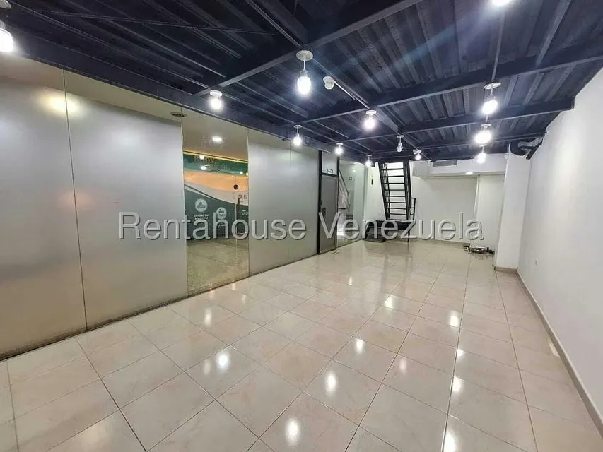 Local Comercial en Alquiler en Chuao, Distrito Metropolitano - 3