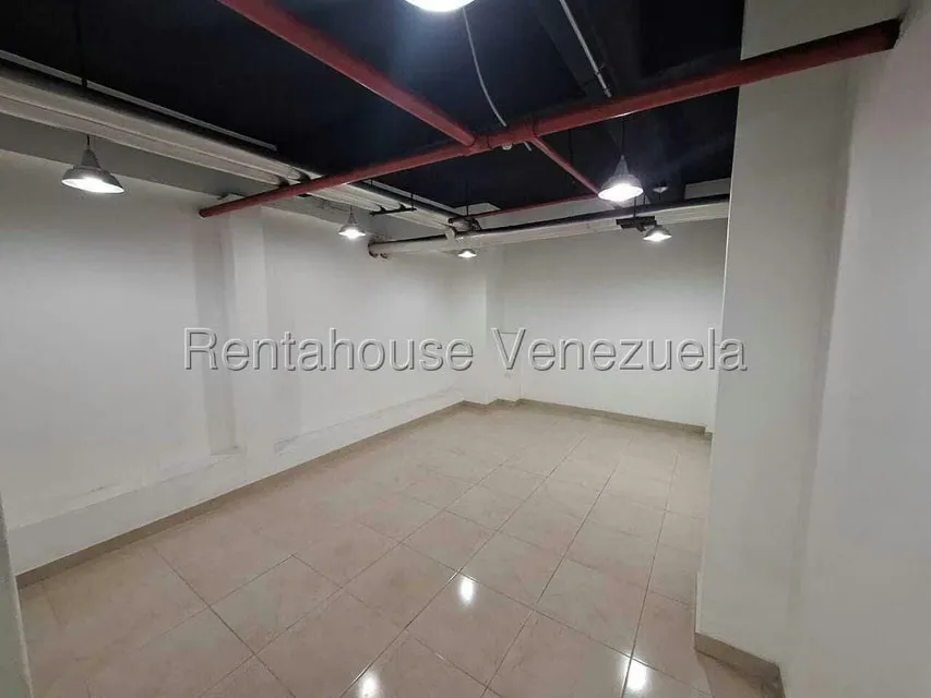 Local Comercial en Alquiler en Chuao, Distrito Metropolitano - 10
