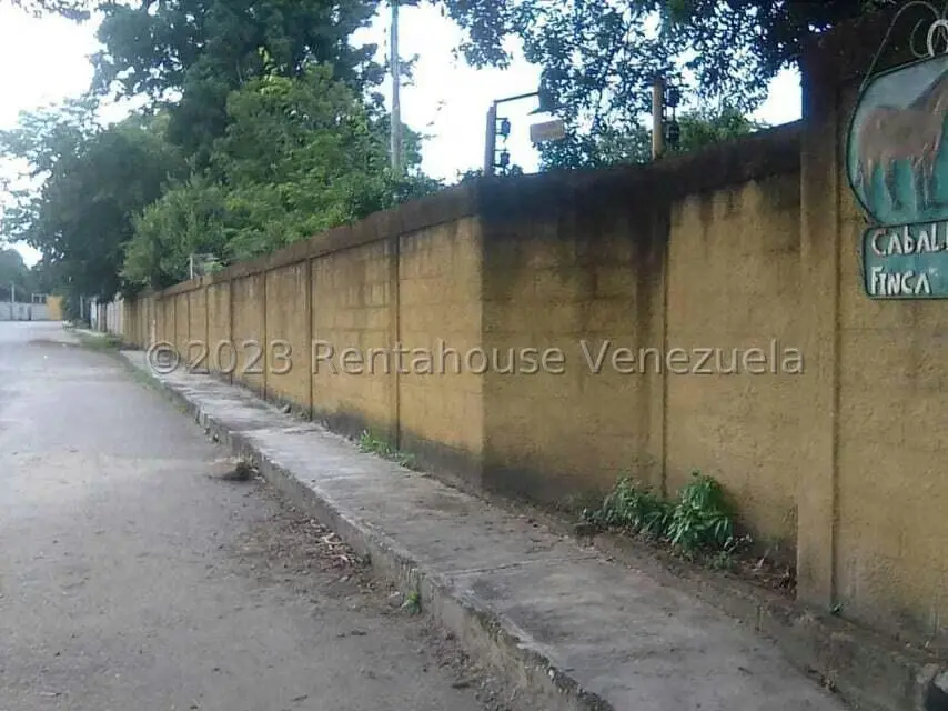 Terreno (Comercial) en Venta en Santa Lucia, Miranda - 4