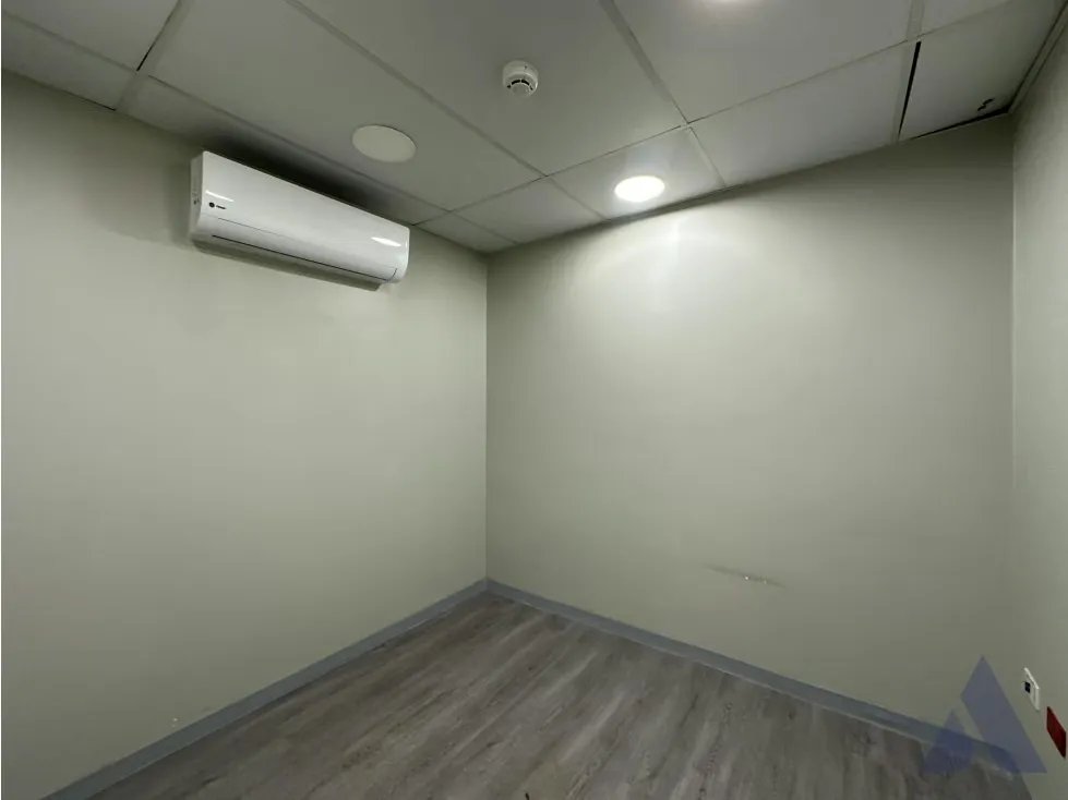 Vendo/alquilo oficina 220m2 C.C. La Pirámide Prados Del Este 9552 - 13