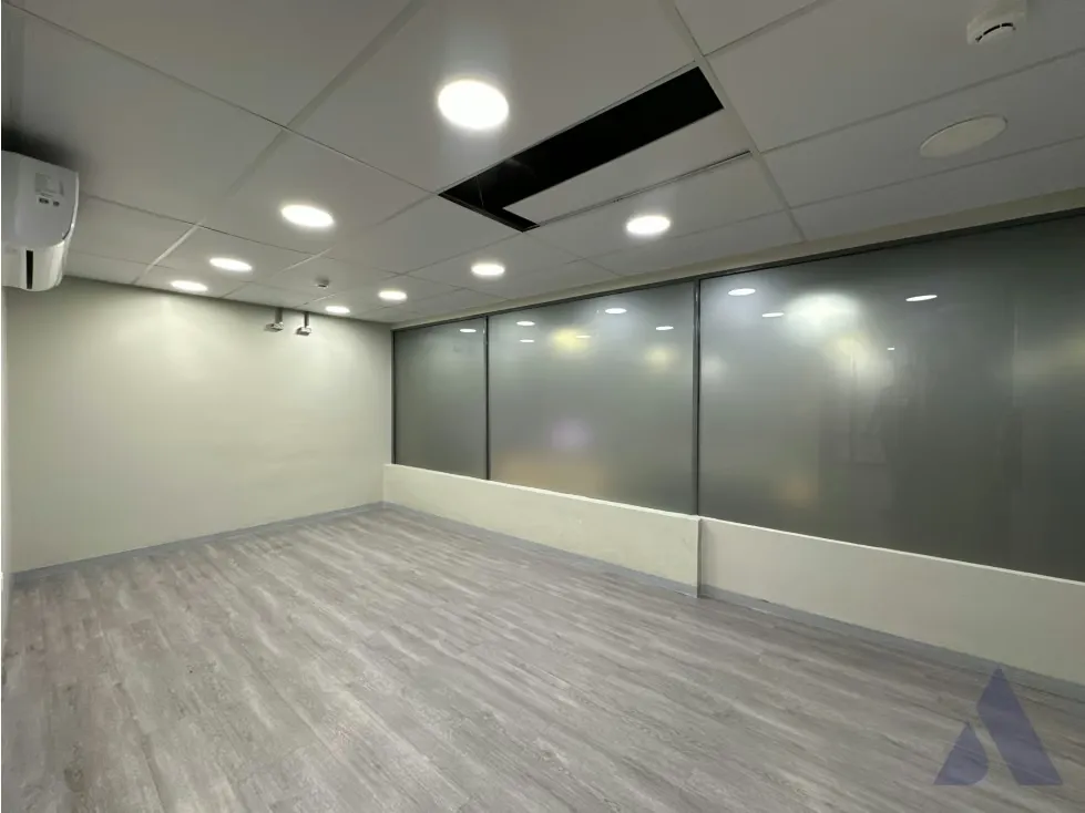 Vendo/alquilo oficina 220m2 C.C. La Pirámide Prados Del Este 9552 - 10