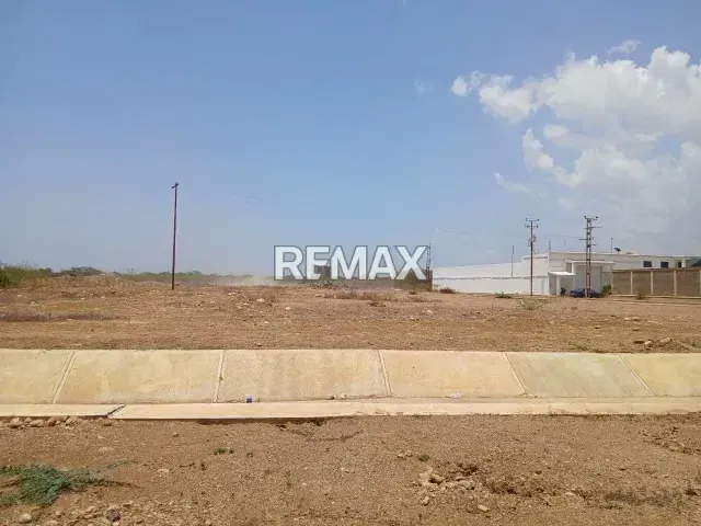 Se vende Amplio terreno ideal para proyecto de inversión Coro Edo. Falcón - 4