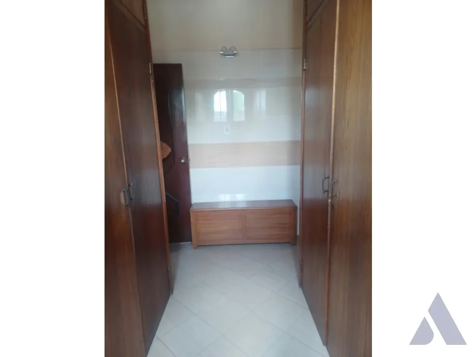 VENTA CASA300m2 6H/7B/2E, ANEXO CALLE CERRADA URB Santa Sofia 9915 - 19