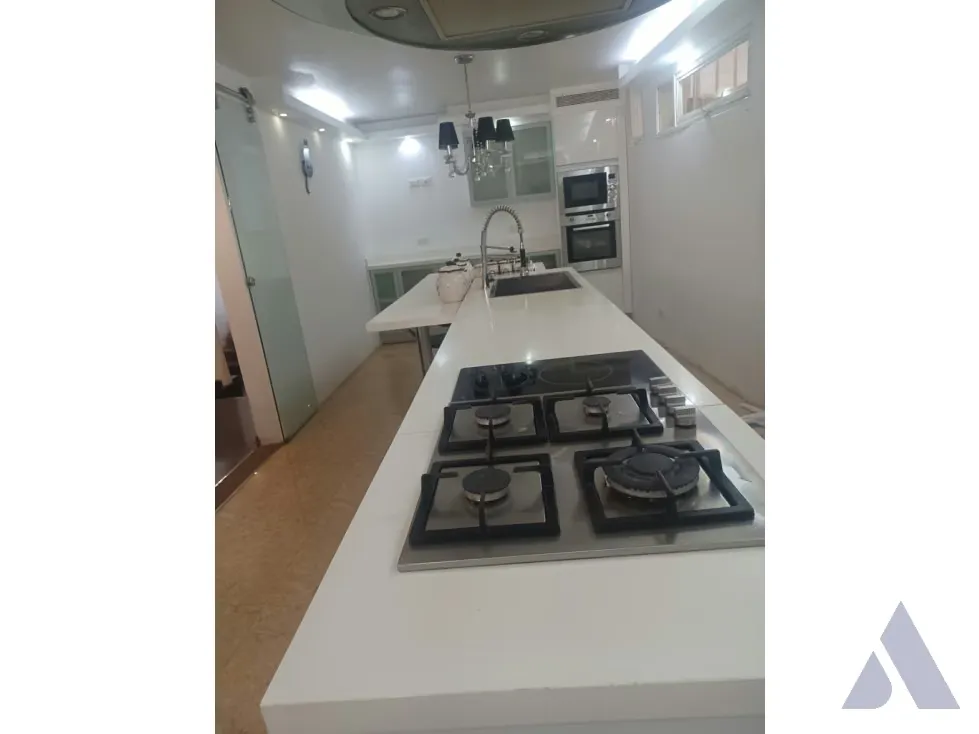VENTA CASA300m2 6H/7B/2E, ANEXO CALLE CERRADA URB Santa Sofia 9915 - 8
