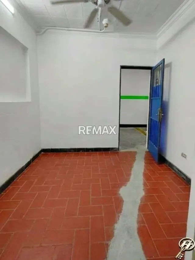 AMPLIO LOCAL EN ALQUILER EN CASA DE USO COMERCIAL EN SANTA MÓNICA - 8