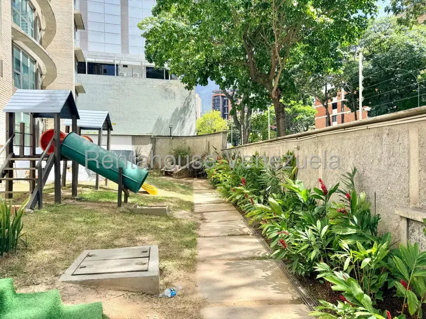 Apartamento (1 Nivel) en Alquiler en El Rosal, Distrito Metropolitano - 13