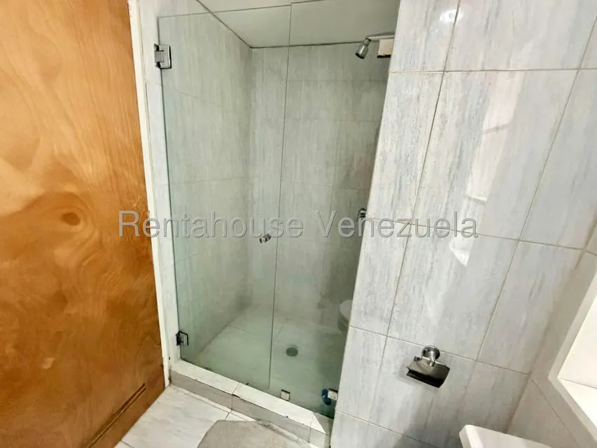 Apartamento (1 Nivel) en Alquiler en El Rosal, Distrito Metropolitano - 28