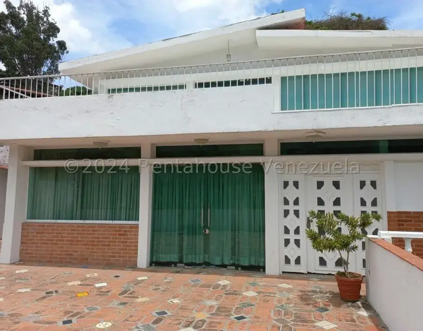 Casa (Multipes Niveles) en Venta en Prados del Este, Distrito Metropolitano