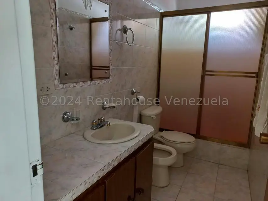 Casa (Multipes Niveles) en Venta en Prados del Este, Distrito Metropolitano - 34