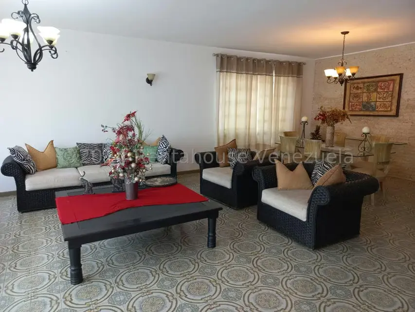 Casa (Multipes Niveles) en Venta en Prados del Este, Distrito Metropolitano - 4