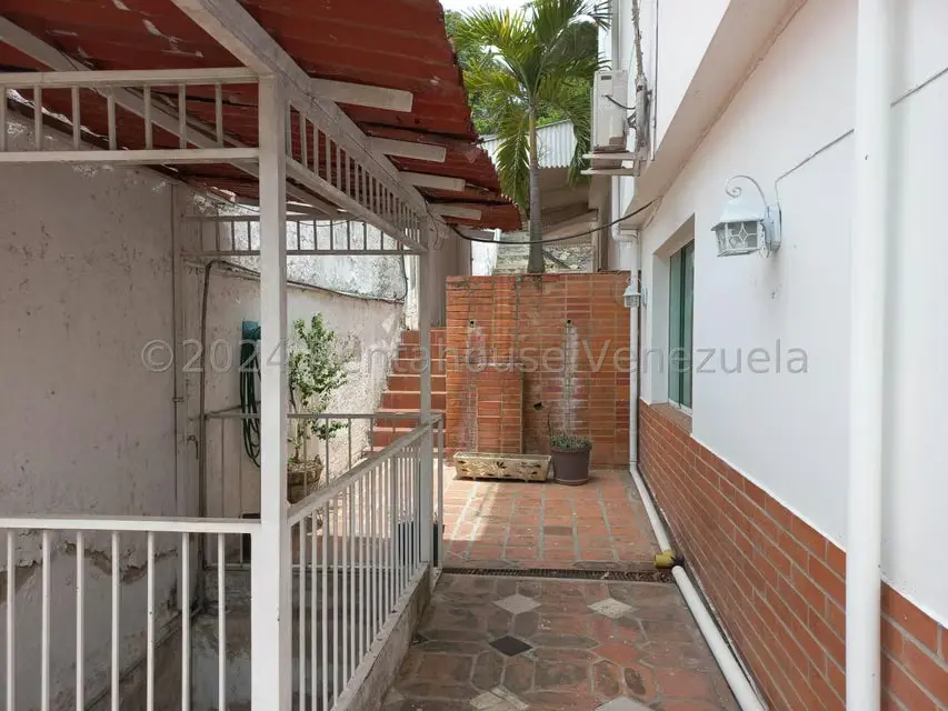 Casa (Multipes Niveles) en Venta en Prados del Este, Distrito Metropolitano - 51
